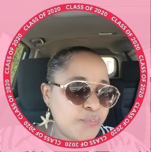 Meet your Posher, Michaele